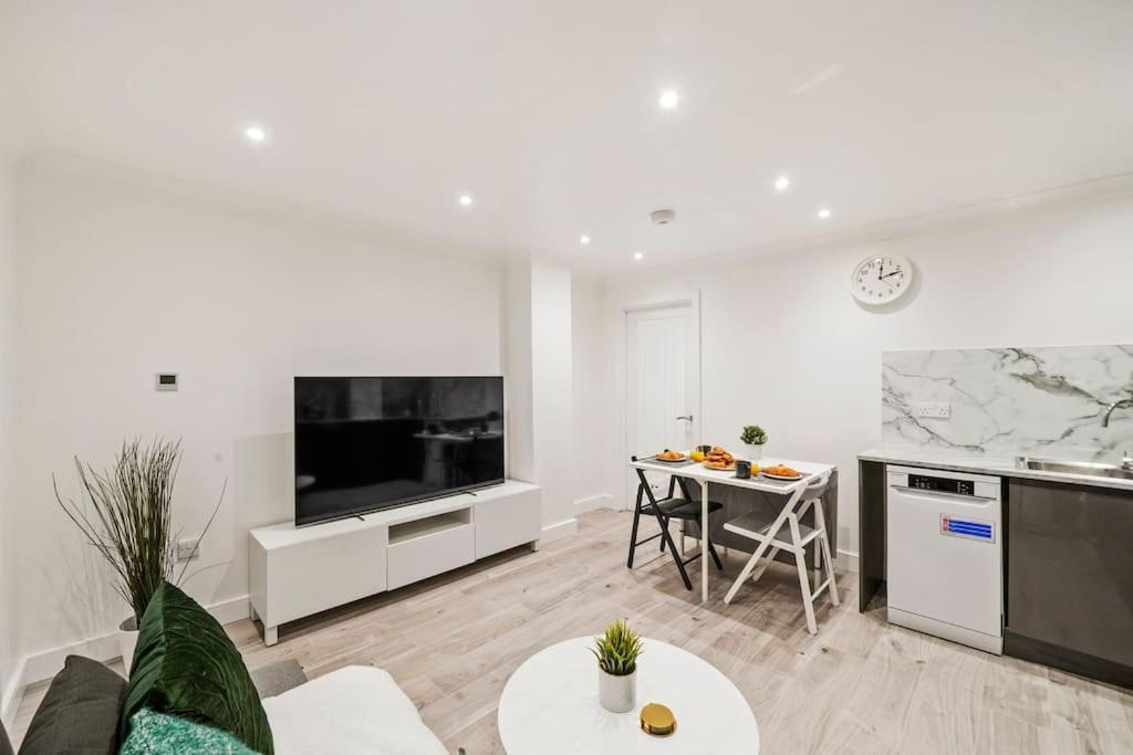 Modern 2 Bedroom Apartment In The Heart Of London Exteriör bild